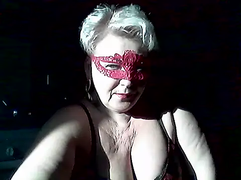 Lisa Suzie online show from March 25, 2:34 pm