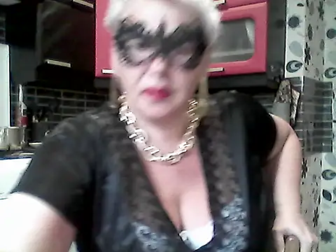Lisa Suzie online show from May 29, 5:38 am