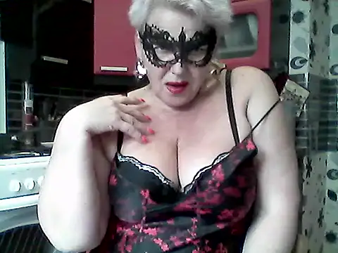 Lisa Suzie online show from June 4, 11:27 am