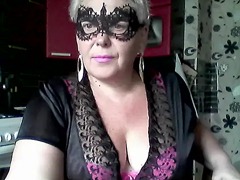 Lisa Suzie online show from June 16, 8:17 am