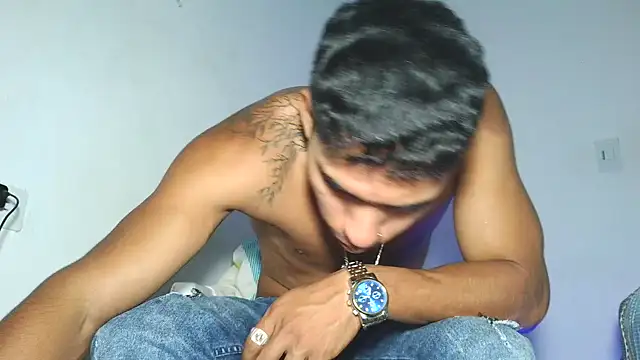 Snapshot of maximo_vega_newv chatting on March 28, 10:20 pm maximo vega newv online show from March 28, 10:20 pm