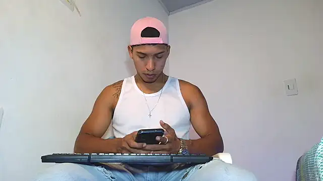 Snapshot of maximo_vega_newv chatting on April 2, 8:39 pm maximo vega newv online show from April 2, 8:39 pm