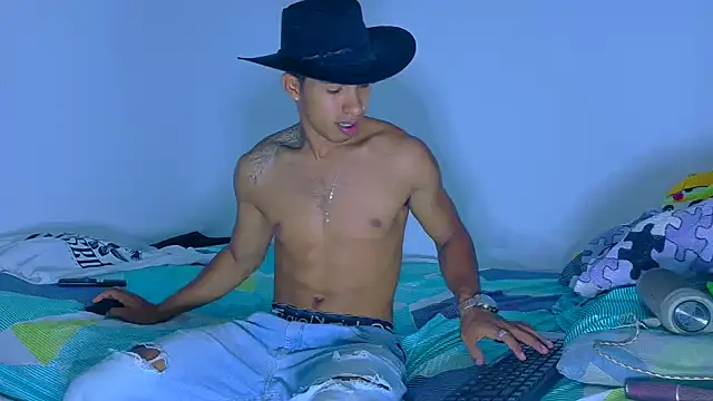 Snapshot of maximo_vega_newv chatting on April 22, 8:43 pm maximo vega newv online show from April 22, 8:43 pm