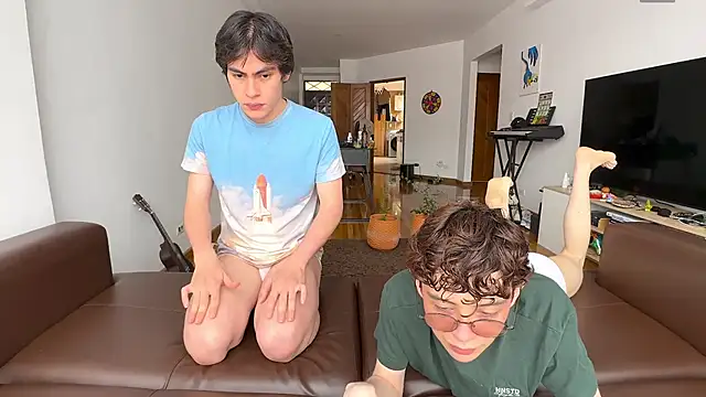 Snapshot of mapleg chatting on February 19, 6:04 pm mapleg online show from February 19, 6:04 pm