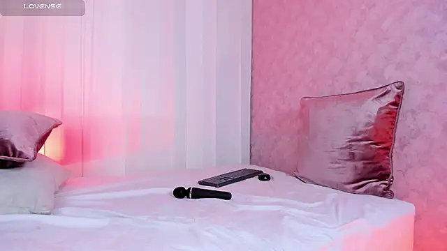 Pamela Johnsonn online show from January 31, 7:11 pm