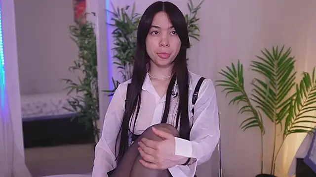 Lia Sweett  online show from June 19, 4:22 pm