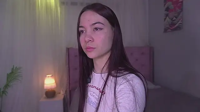 Lia Sweett  online show from July 27, 4:58 pm