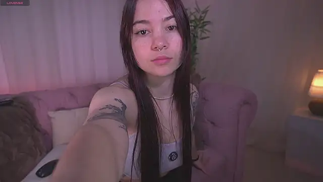 Lia Sweett  online show from July 28, 4:39 pm