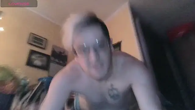 Snapshot of AryanJCole666 chatting on December 16, 10:03 pm AryanJCole666 online show from December 16, 10:03 pm