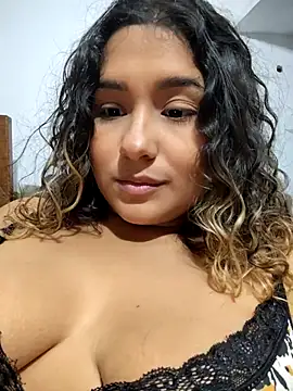 BrendaGirs online show from May 2, 3:00 am