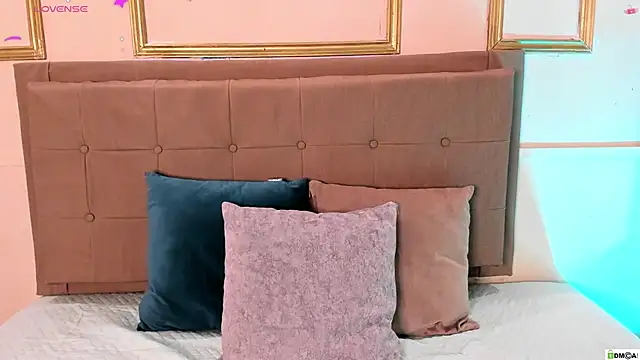 amandalee01 online show from March 13, 8:04 pm