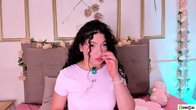 amandalee01 online show from July 13, 10:34 pm