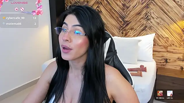 stephanya  online show from May 16, 8:18 pm