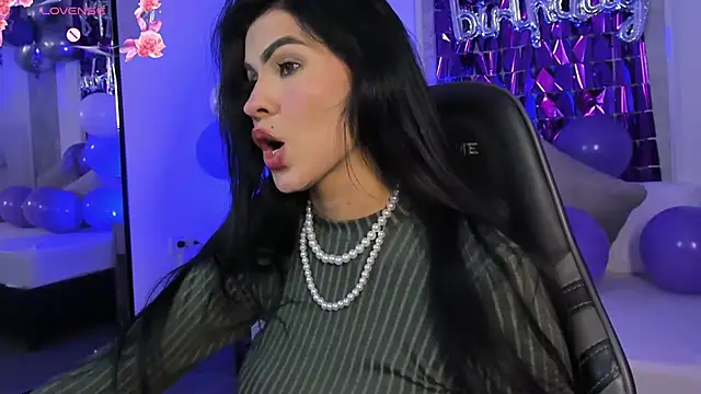 stephanya  online show from July 27, 6:04 pm