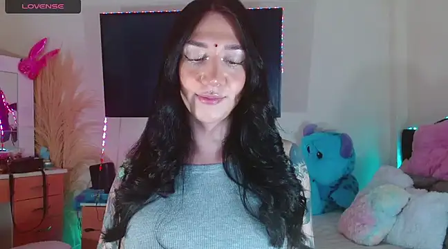 karla zambrano online show from December 24, 2:32 am