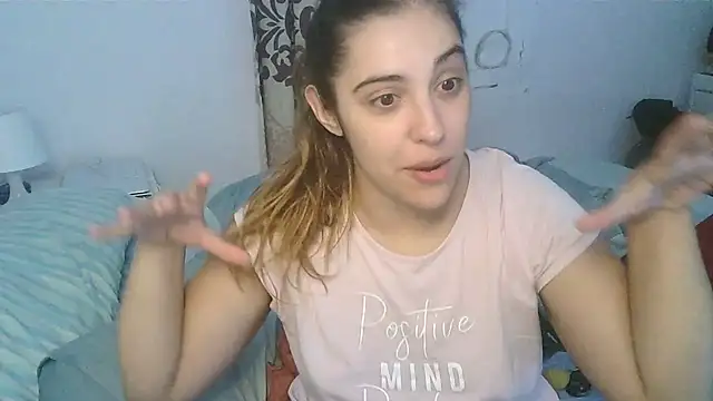 Snapshot of Ursumi1 chatting on December 13, 11:28 pm Ursumi1 online show from December 13, 11:28 pm