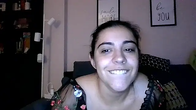 Snapshot of Ursumi1 chatting on November 10, 9:14 pm Ursumi1 online show from November 10, 9:14 pm