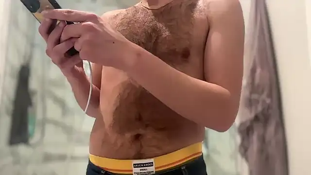 Snapshot of 69woodinson chatting on December 2, 3:01 am 69woodinson online show from December 2, 3:01 am