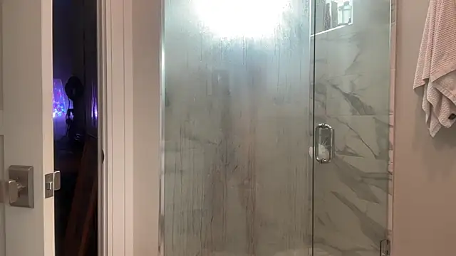 Snapshot of 69woodinson chatting on December 21, 2:24 pm 69woodinson online show from December 21, 2:24 pm