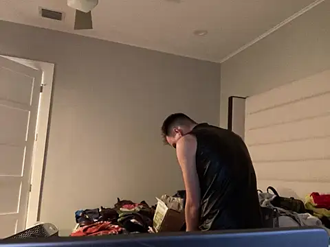 Snapshot of 69woodinson chatting on February 20, 2:52 am 69woodinson online show from February 20, 2:52 am