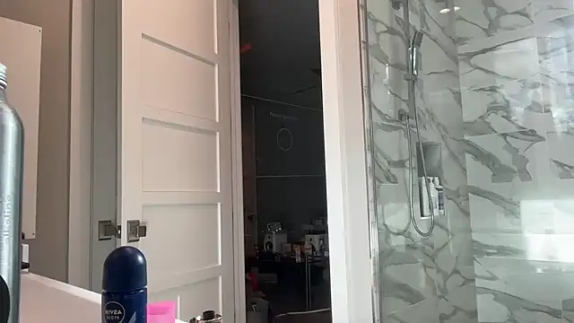 Snapshot of 69woodinson chatting on March 25, 1:39 pm 69woodinson online show from March 25, 1:39 pm