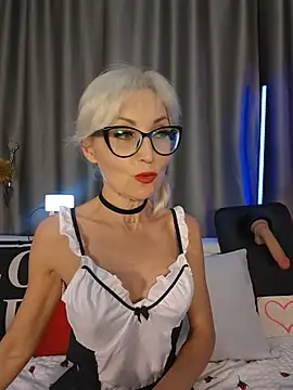 Snapshot of Milforja chatting on May 27, 6:49 pm Milforja online show from May 27, 6:49 pm