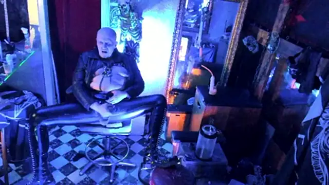 BULGEDEMON online show from May 8, 2:39 am