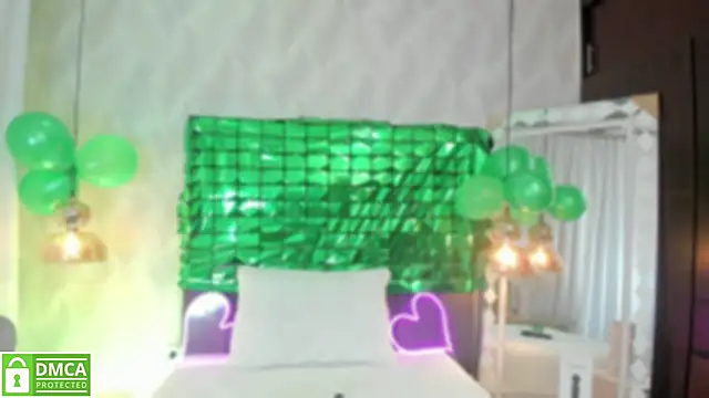 Snapshot of SHARONN____ chatting on March 18, 4:37 am SHARONN online show from March 18, 4:37 am