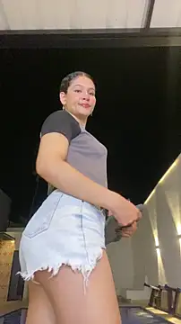 SHARONN     online show from May 26, 4:08 am