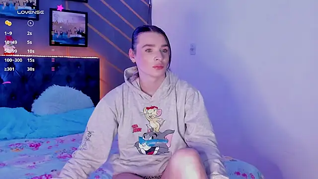 Snapshot of elafranco_ chatting on December 17, 8:10 pm elafranco online show from December 17, 8:10 pm