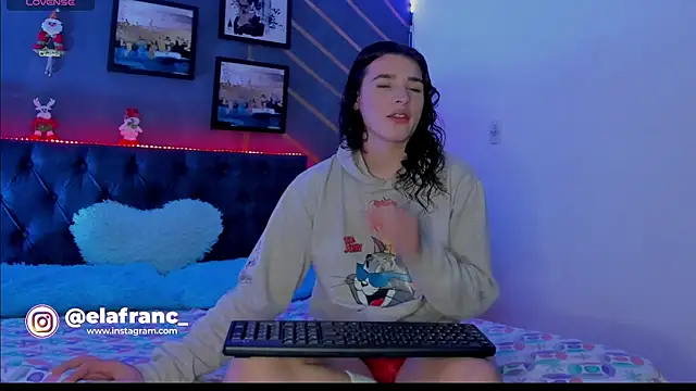 Snapshot of elafranco_ chatting on December 25, 10:16 pm elafranco online show from December 25, 10:16 pm