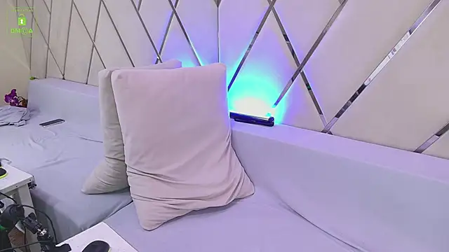 Ishtar Divine online show from January 15, 10:49 am