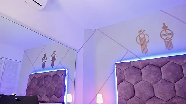 aggy castel online show from January 24, 8:32 pm