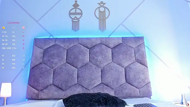 aggy castel online show from February 11, 6:40 am