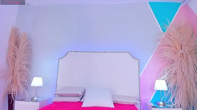 aggy castel online show from March 17, 2:09 pm