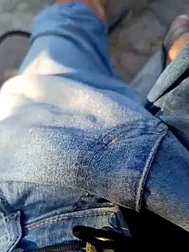 Snapshot of paubabando_ chatting on February 21, 9:11 pm paubabando online show from February 21, 9:11 pm