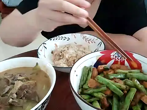 Weiwei5200 online show from May 9, 3:01 am