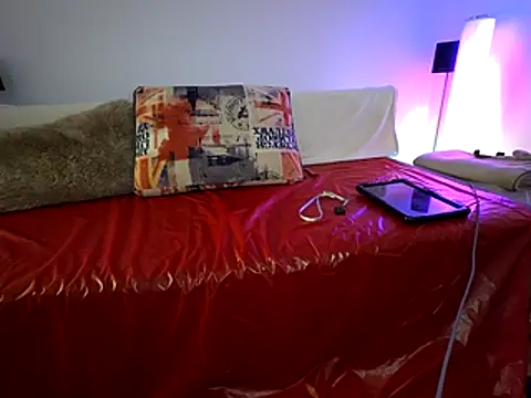 KOMANDOS74 online show from May 3, 9:43 pm
