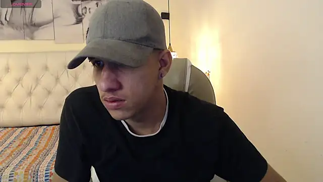 Snapshot of Jheidertwink chatting on December 19, 3:18 am Jheidertwink online show from December 19, 3:18 am