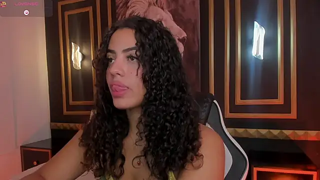 yaya23x online show from May 2, 1:49 pm