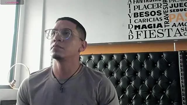 Snapshot of JoshMillerr_ chatting on May 21, 6:59 pm JoshMillerr online show from May 21, 6:59 pm
