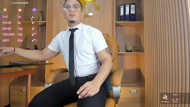JoshMillerr  online show from June 20, 6:54 pm