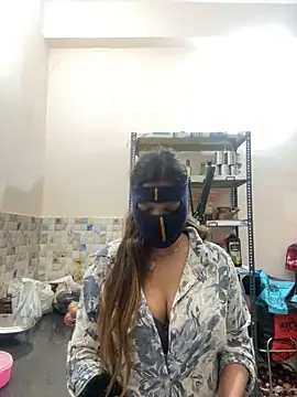 HoneyBearCpl online show from February 1, 2:45 pm