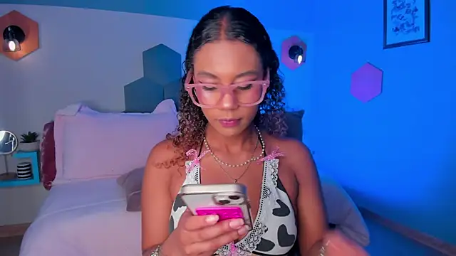 Snapshot of sade_jackson1 chatting on December 3, 4:42 am sade jackson1 online show from December 3, 4:42 am