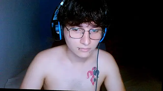 Charley quin online show from April 29, 11:33 pm