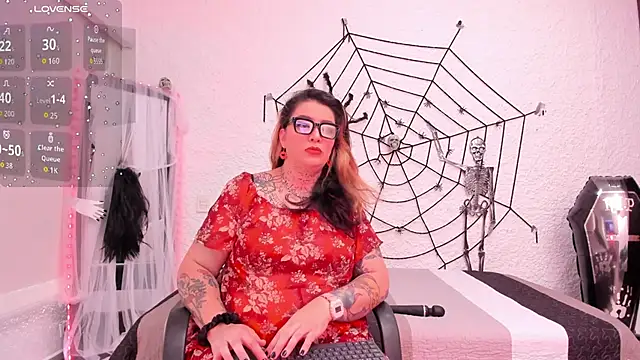 Snapshot of poisson_ivy chatting on October 7, 8:06 pm poisson ivy online show from October 7, 8:06 pm