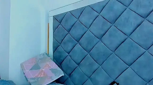 Nellyhills online show from February 2, 6:10 pm