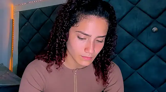 Nellyhills online show from February 6, 9:28 pm