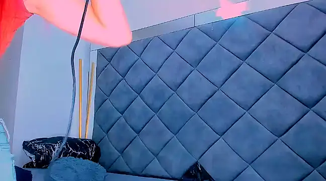 Nellyhills online show from March 14, 1:35 pm