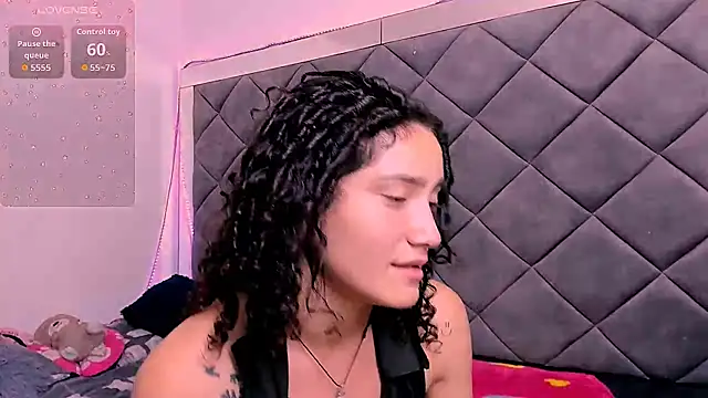 Nellyhills online show from November 18, 6:01 pm